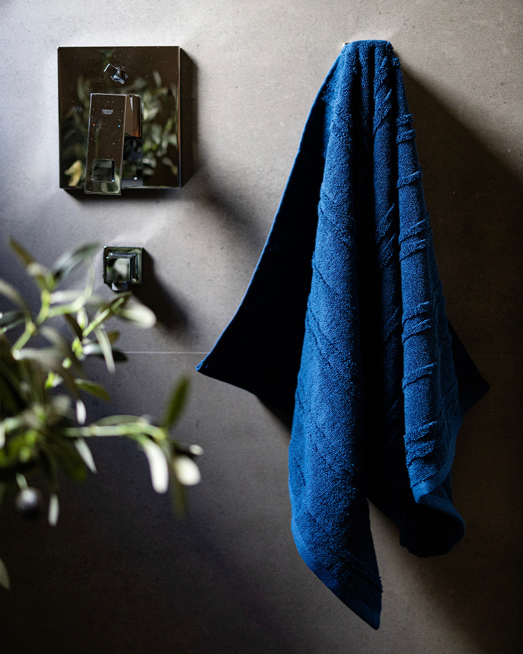 Divine Jacquard Towel 550GSM