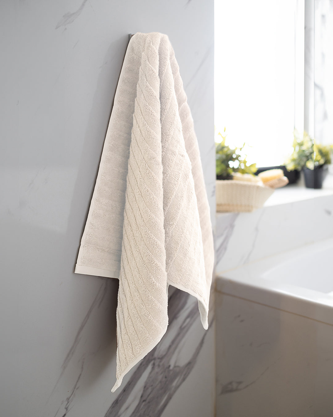 Dashes Jacquard Towel 550GSM