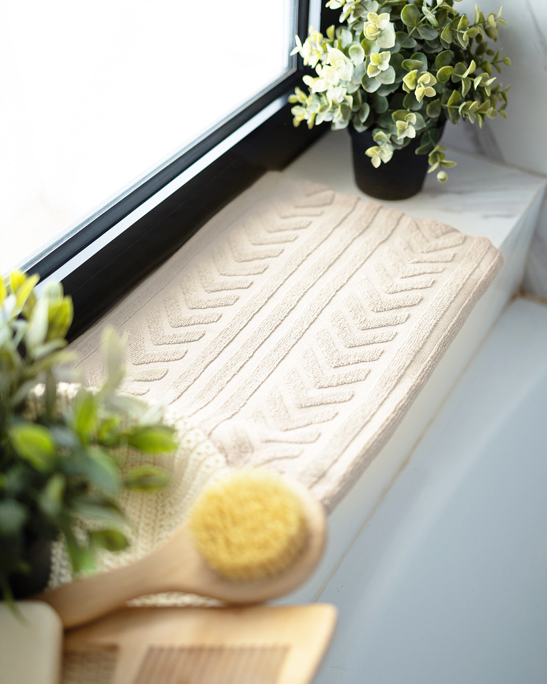 Streams Jacquard Towel 600 GSM
