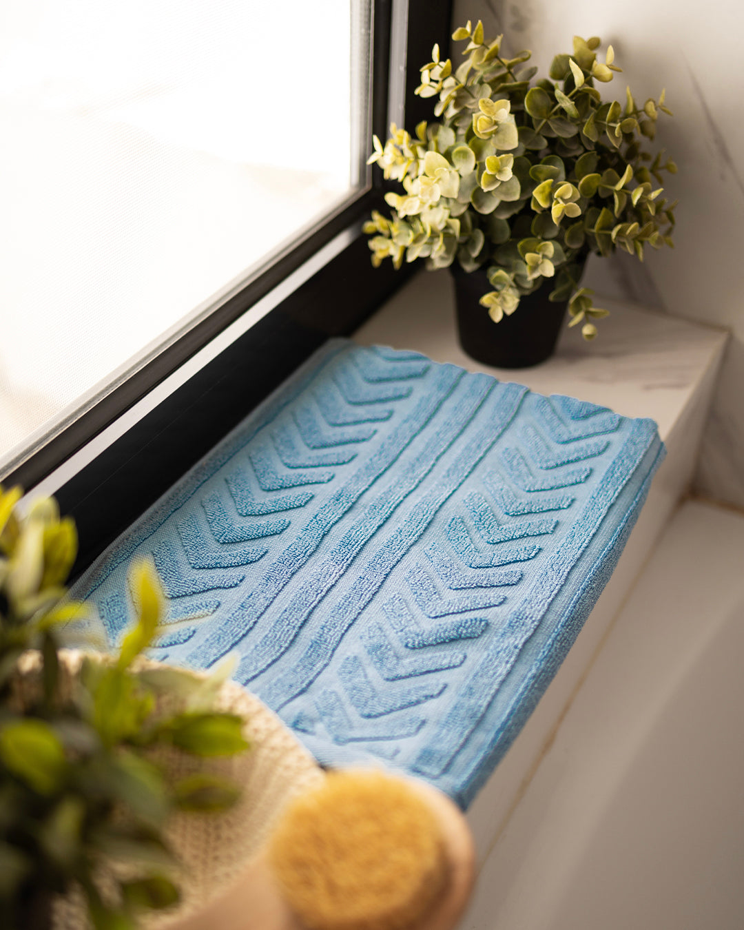 Streams Jacquard Towel 600 GSM