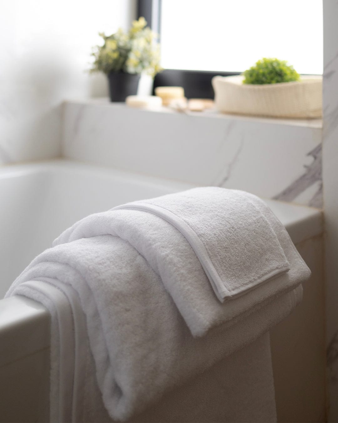 Plain White Towels 550GSM