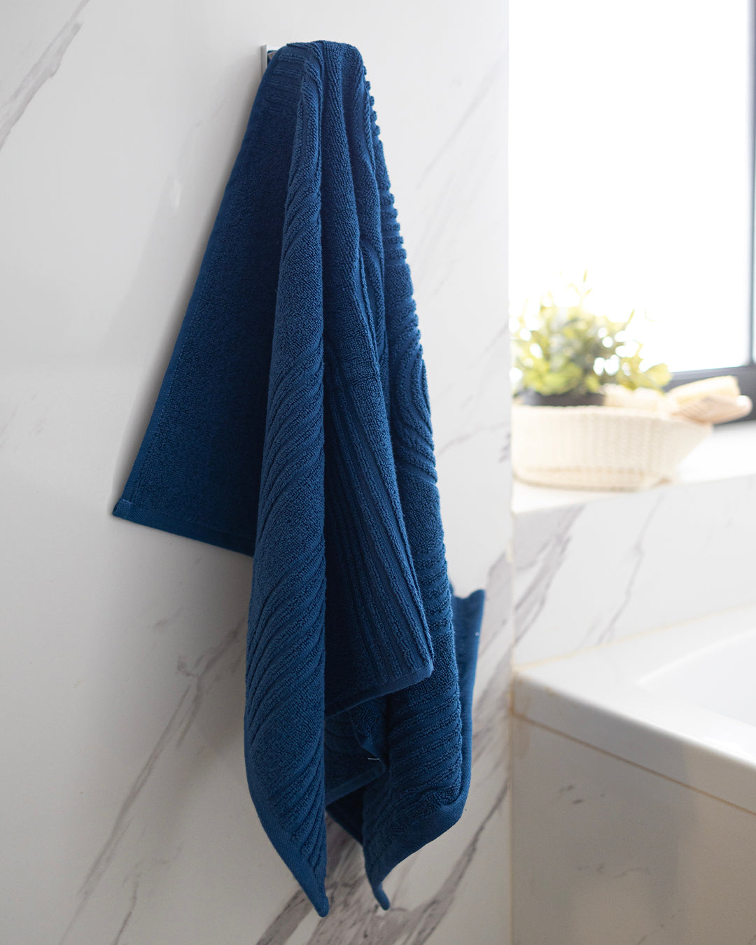 Zigzag Jacquard Towel 600 GSM