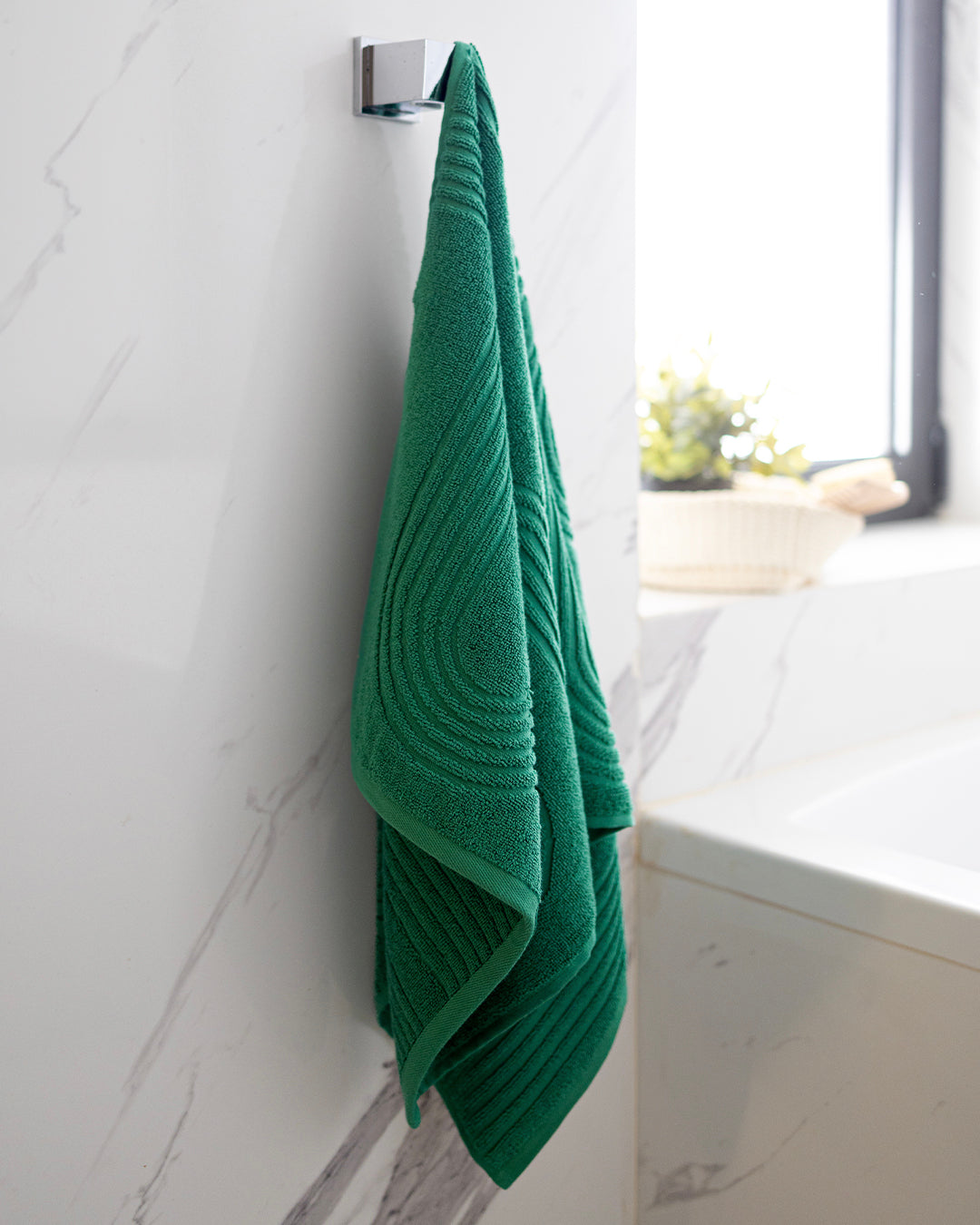 Zigzag Jacquard Towel 600 GSM