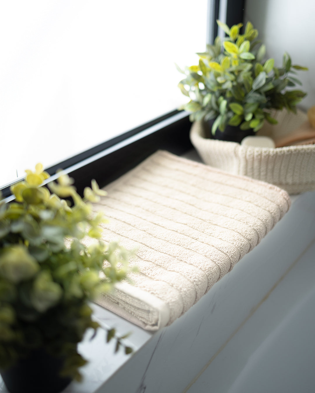 Dashes Jacquard Towel 550GSM