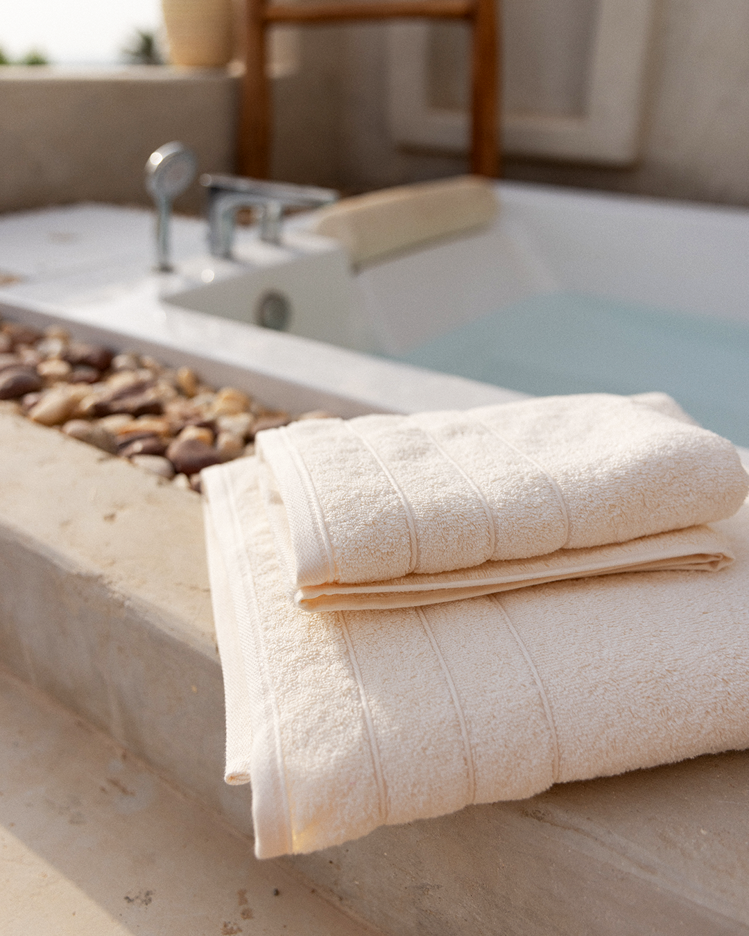 Essential Trim Towel 600GSM