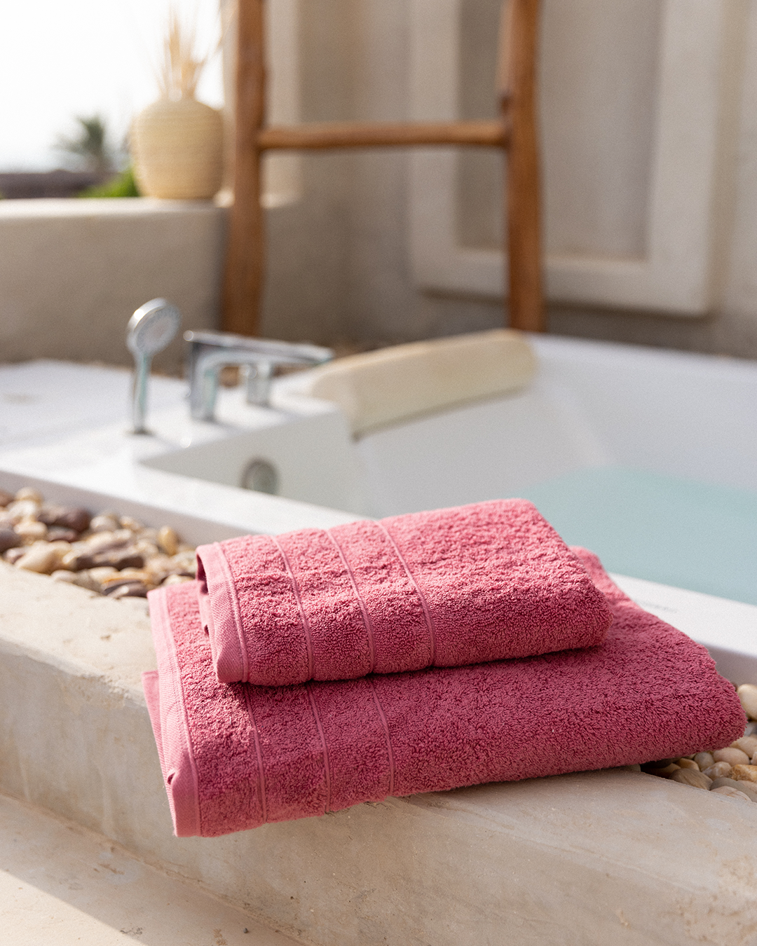 Essential Trim Towel 600 GSM