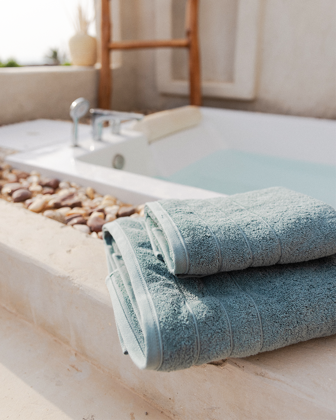 Essential Trim Towel 600 GSM