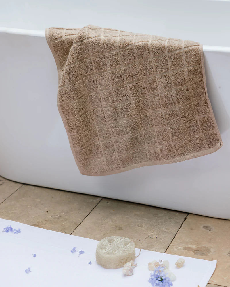 Grid Jacquard Towel 600 GSM