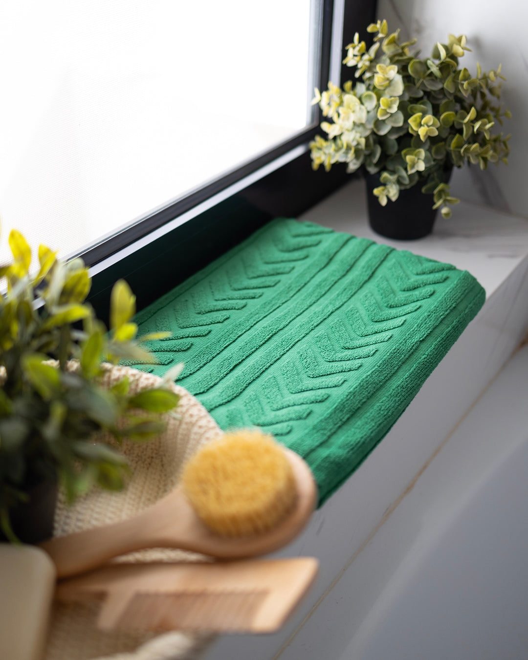 Streams Jacquard Towel 600 GSM