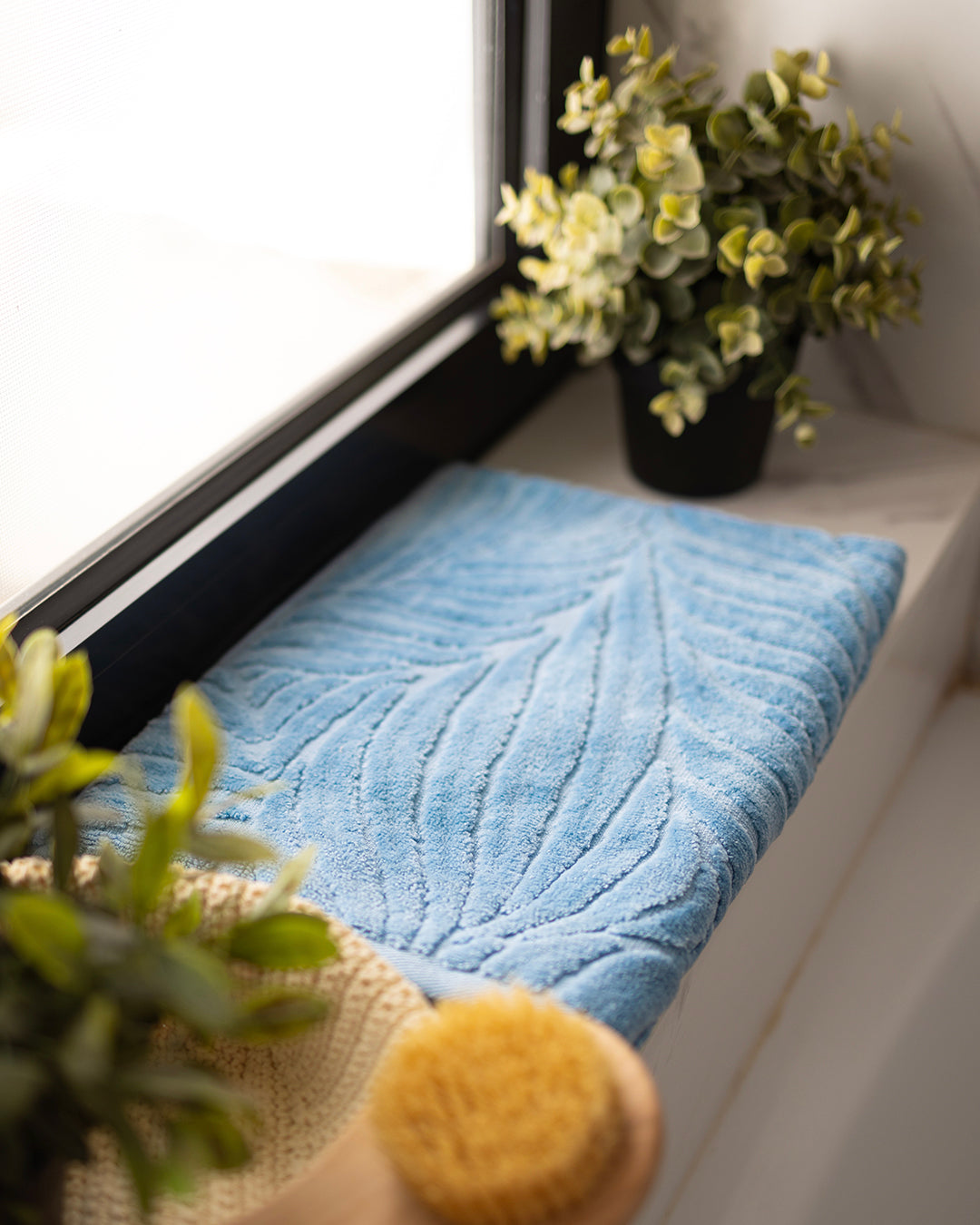 Vine Jacquard Towel 600GSM