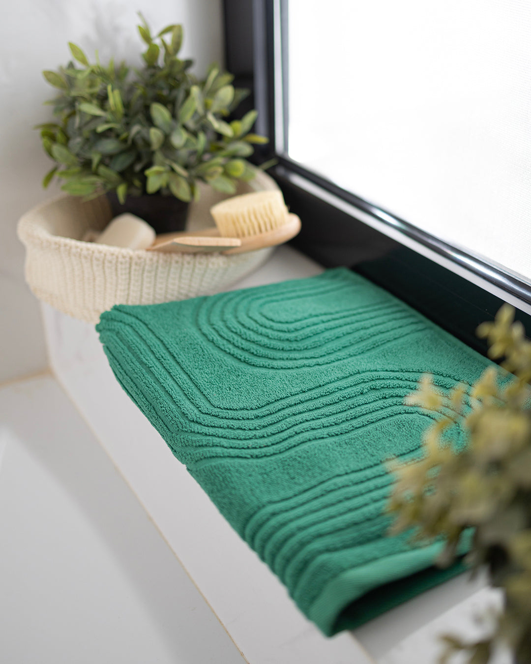 Zigzag Jacquard Towel 600 GSM