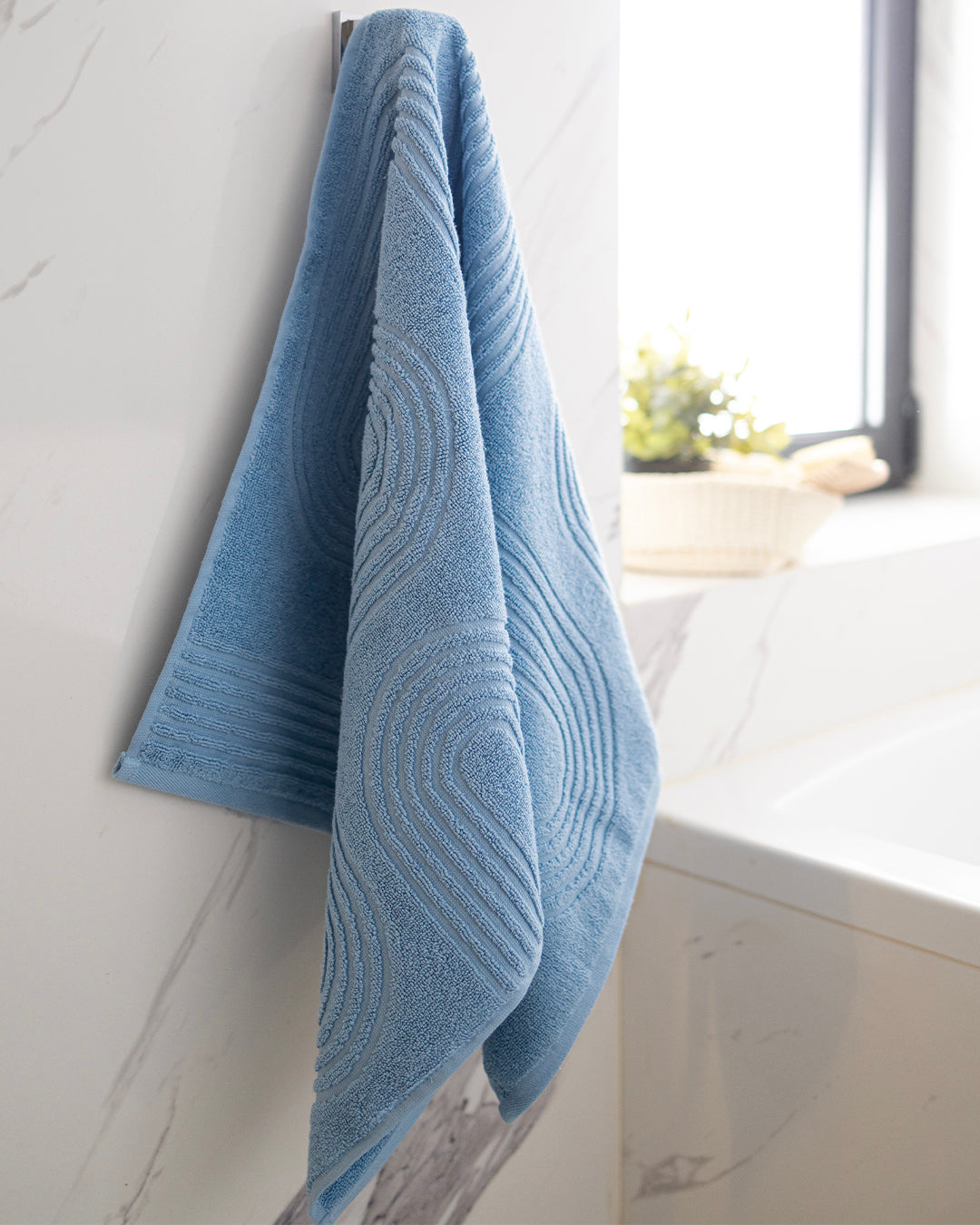 Zigzag Jacquard Towel 600 GSM