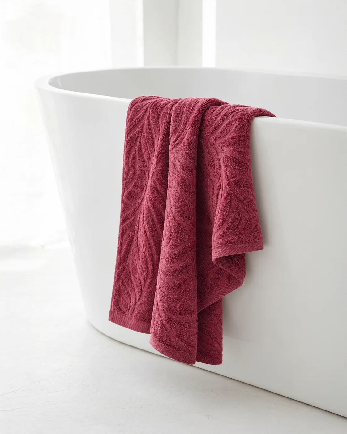 Vine Jacquard Towel 600GSM